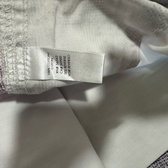 Calvin Klein Men’s Purple & White Flat Front Shorts Size: 34 Retails $70 NWOT - Picture 3 of 12